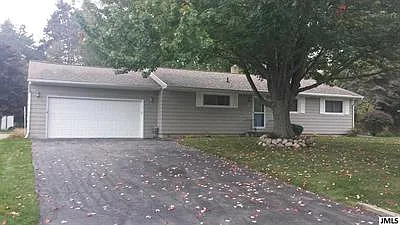 1057 Westfield Dr photo 1
