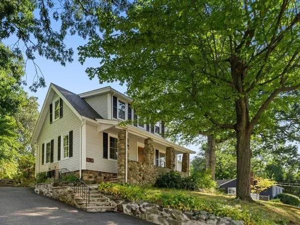 78 Forest St, Wakefield, MA 01880
