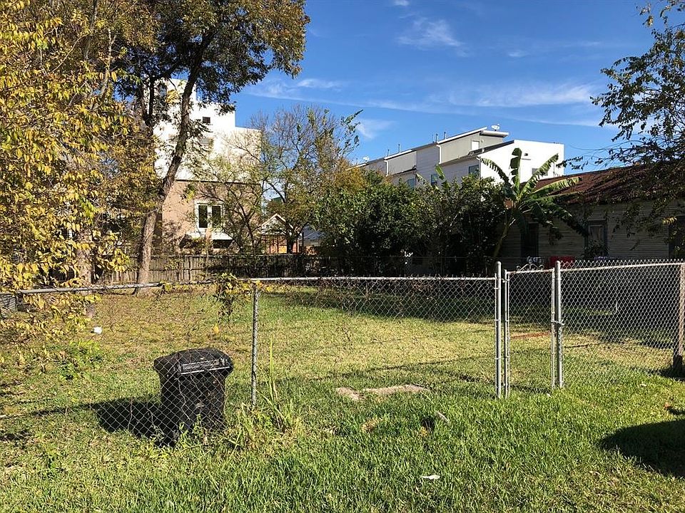 2nd image of 1216 Winter St