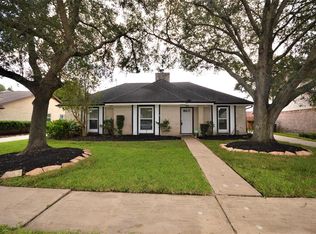 9918 Sagegate Dr, Houston, TX 77089