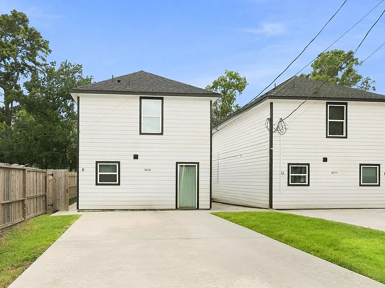 8216 Richland Dr #B — Photo 1