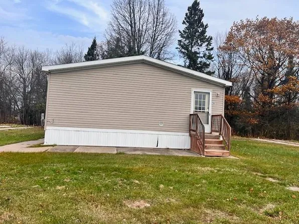 319 25th Ave E #319E, Sault Sainte Marie, MI 49783