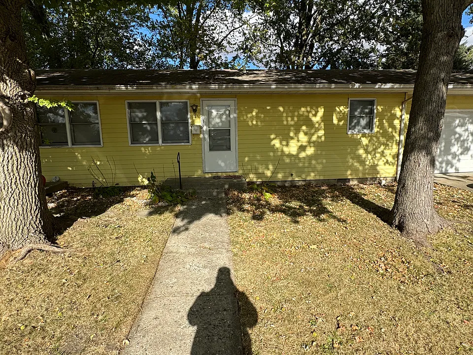 1118 Delavan St