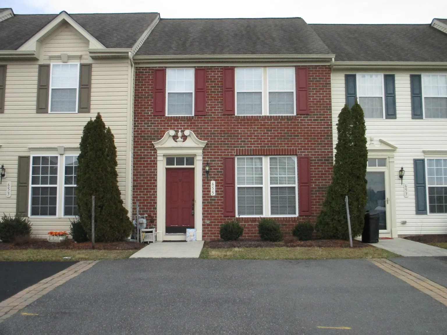 3 bed, 2.5 bath, 1280 sqft, $1,875 — Photo 3