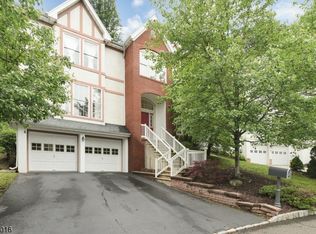 7 Woods End, Oakland, NJ 07436