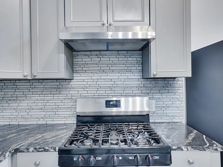 633 McKinley St #102 — Photo 13