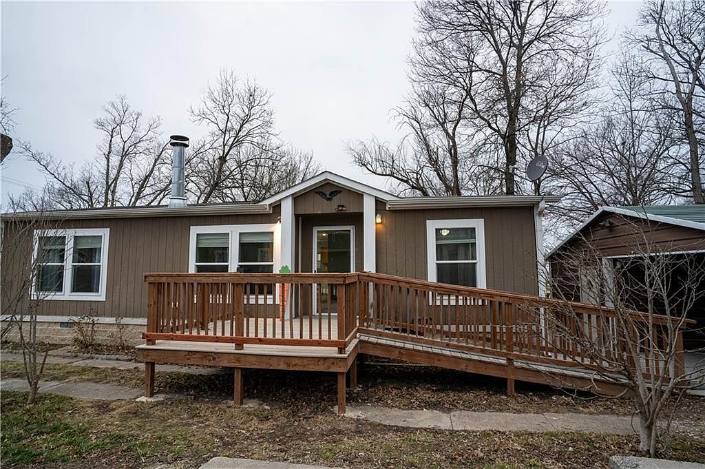 512 Chestnut St, Osawatomie, KS 66064 Zillow