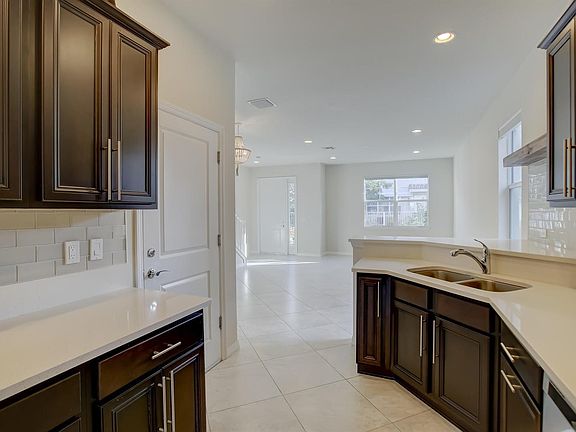 5th image of 4034 Long Leaf Ln #434