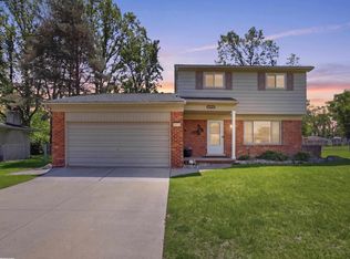 4112 Thorney Dr, Shelby Township, MI 48316
