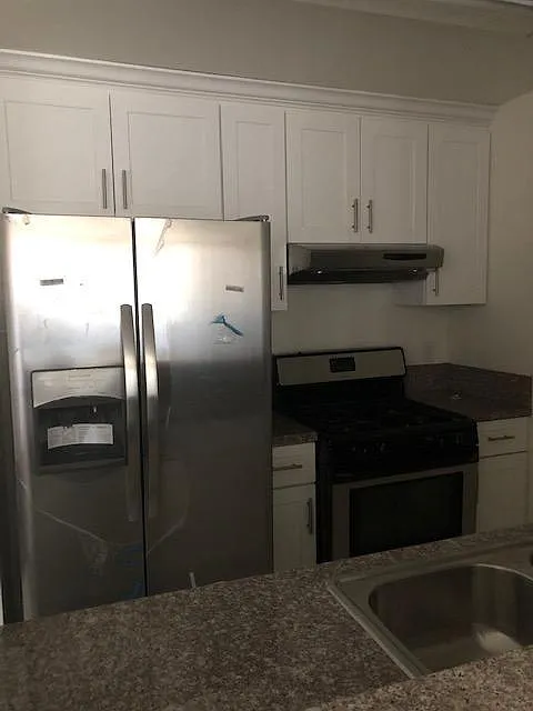 13719 Oxnard St. — Photo 3