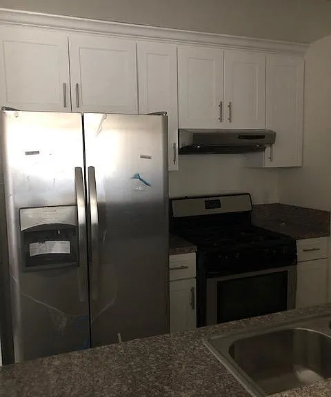 13719 Oxnard St. — Photo 3