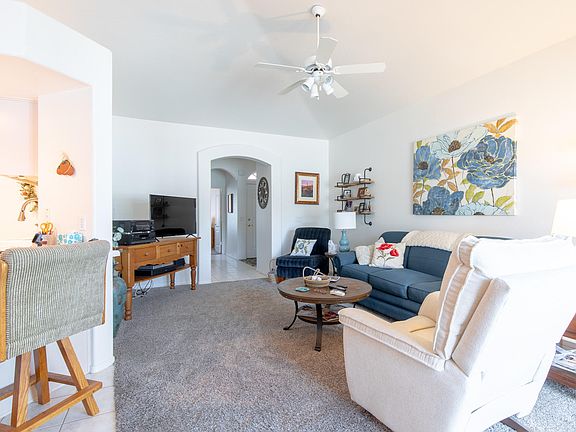4th image of 320 S 70th St Unit 2