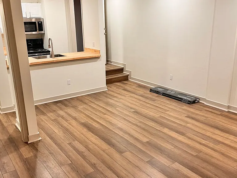 125 N Washington St — Photo 20