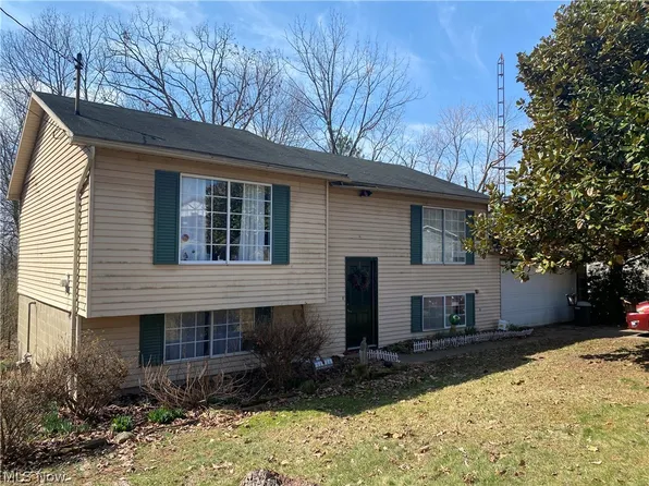 105 Walnut Ridge Dr, Little Hocking, OH 45742