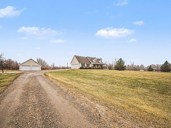 2nd image of 10487 Territorial Rd