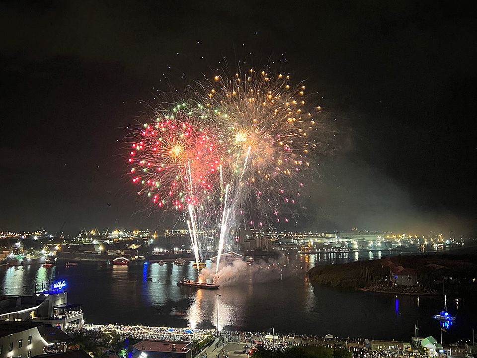 Front row to fireworks. MEMORIAL DAY Special $750 from first month rent.