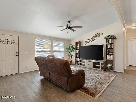5th image of 638 N Wild Walnut Dr