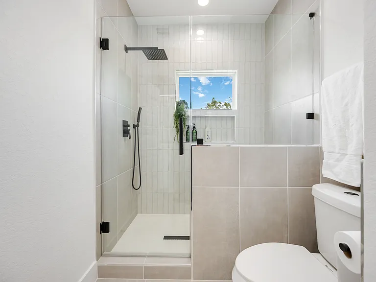 4718 Market St #B — Photo 9