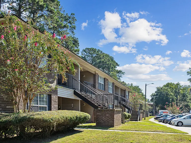 Ardens Place Apartments — Photo 8