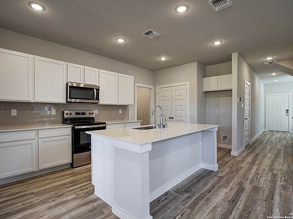 5th image of 14515 Emerio Drive