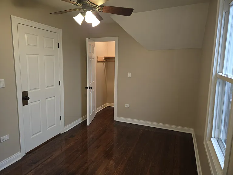 7948 S Escanaba Ave #3 — Photo 16