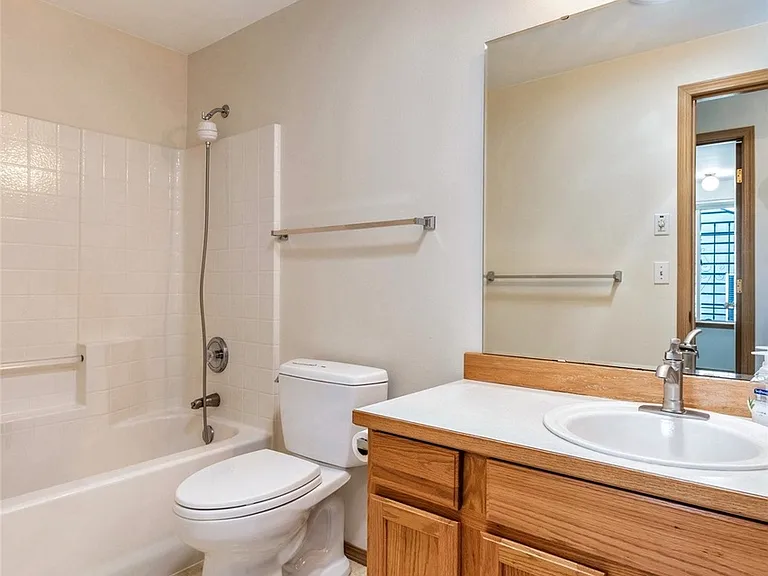 6402 Cypress St — Photo 12