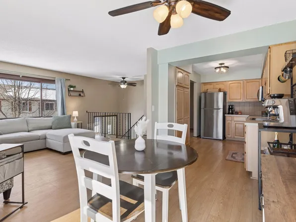 1800 Knox Dr, Burnsville, MN 55337