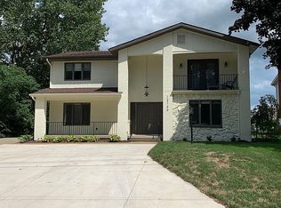 12166 N Chickasaw Dr, Syracuse, IN 46567
