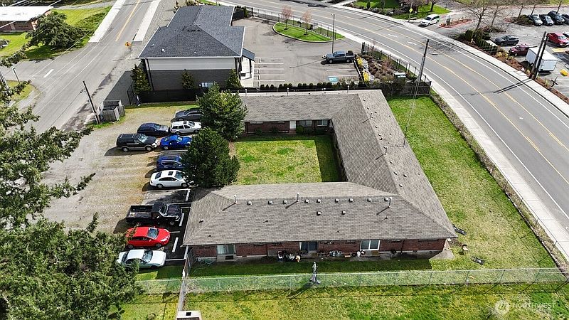 3rd image of 4902 111th Street SW