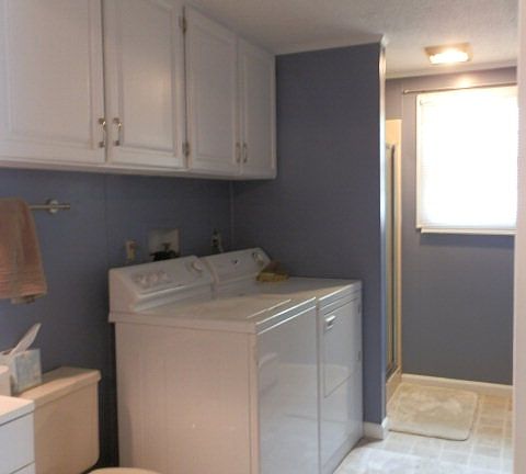 5th image of 443 Parkwood Dr