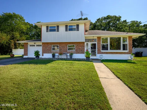 30 Lockwood Avenue, Howell, NJ 07731