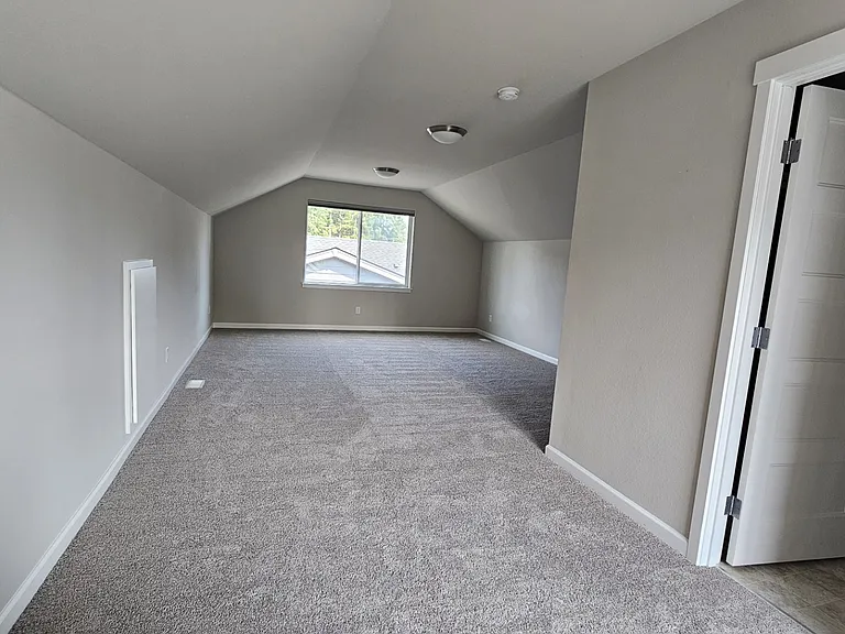 bonus room with seperate full bath