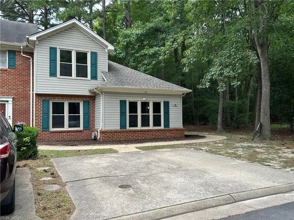 105 Knoll Crst, Yorktown, VA 23692