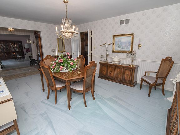 5th image of 3700 Mockingbird Ln