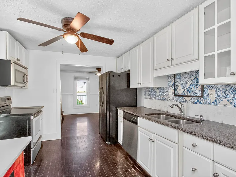3008 Lakeshore Dr — Photo 12