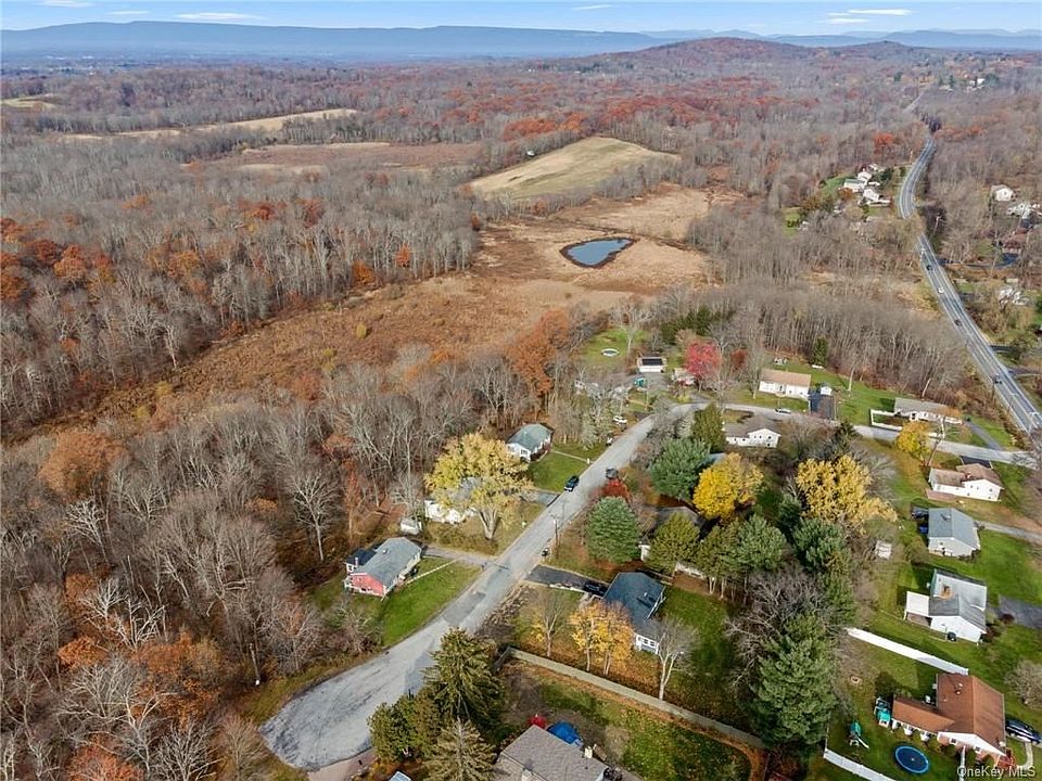 1st image of 20 Woodland Dr