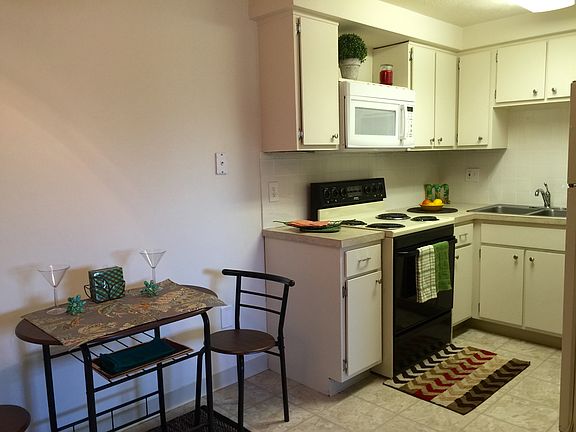 5th image of 5719 S Nantucket Dr APT 304
