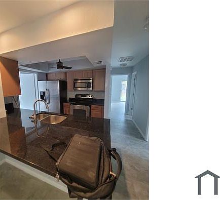 3rd image of 4305 SW Santa Barbara Pl