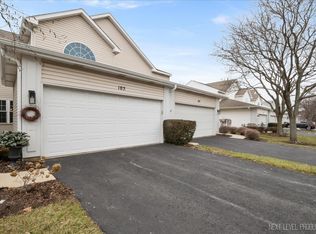 105 N Barton Trl, Batavia, IL 60510