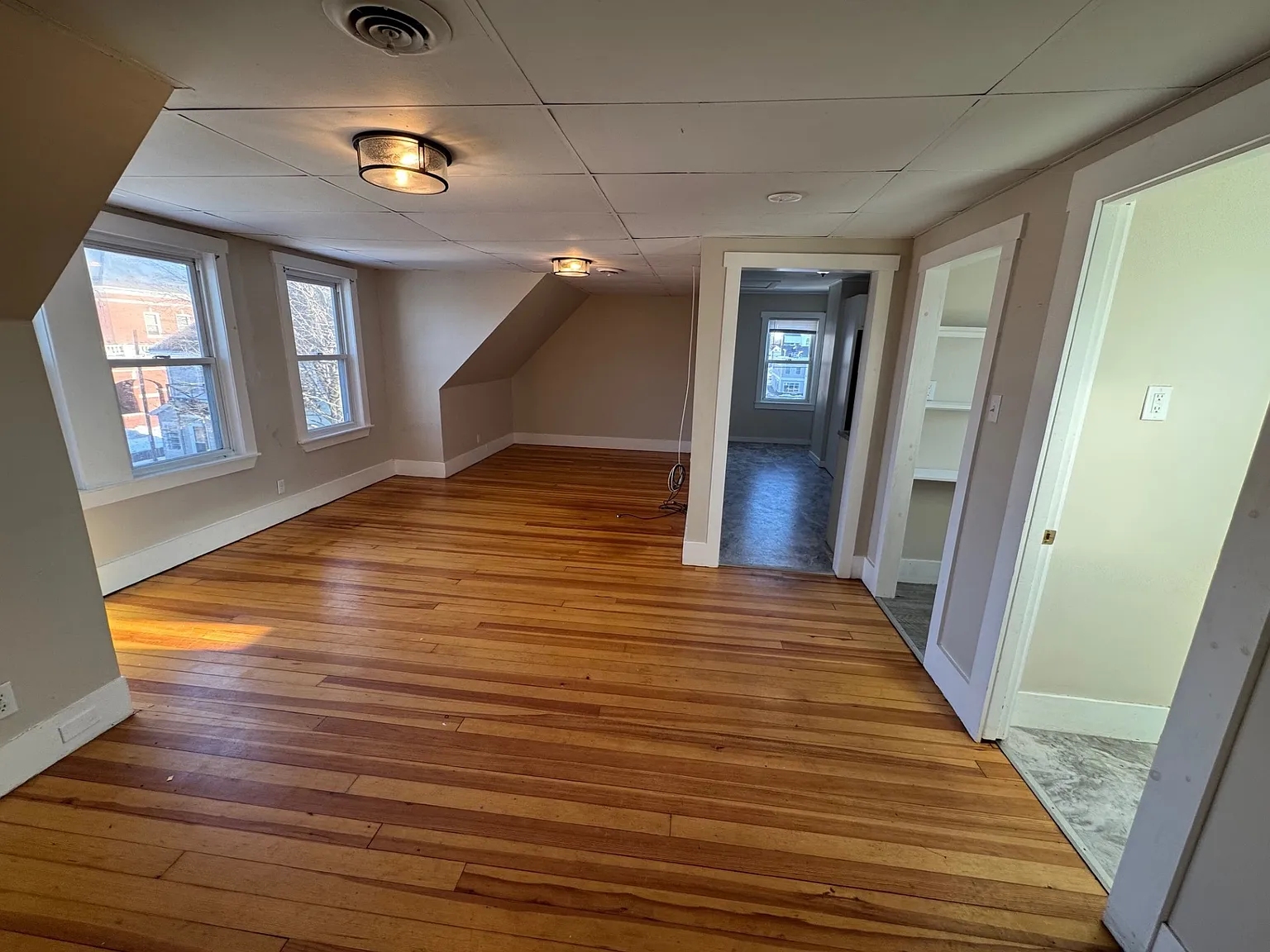 2 bed, 1250 sqft, $2,500 — Photo 4