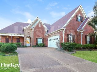 100 Whispering Creek Cv, Oakland, TN 38060