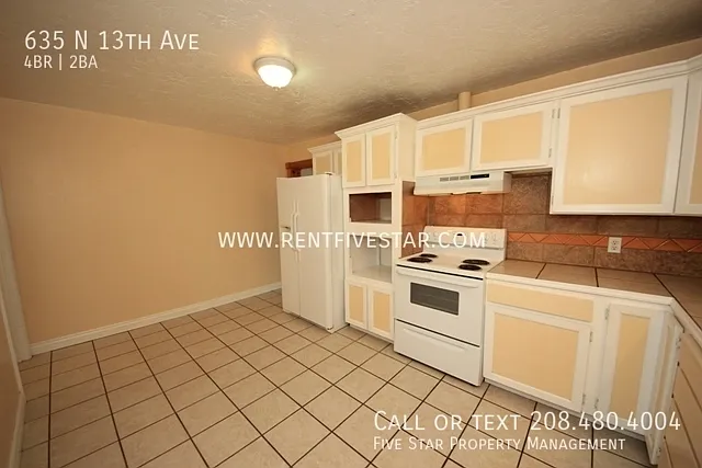 635 N 13th Ave — Photo 5