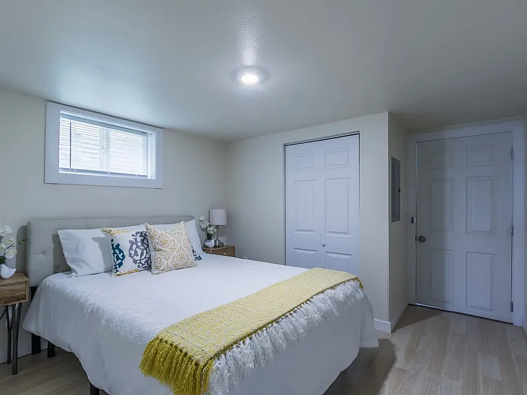 3737 Tacoma Ave S — Photo 11