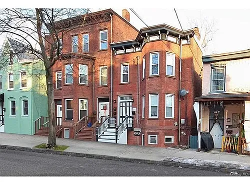 146 Johnston St #BASEMENT Photo 1