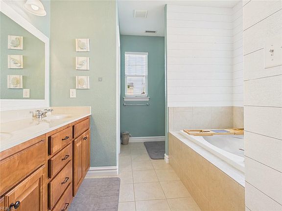 4th image of 2213 Olmstead Ln