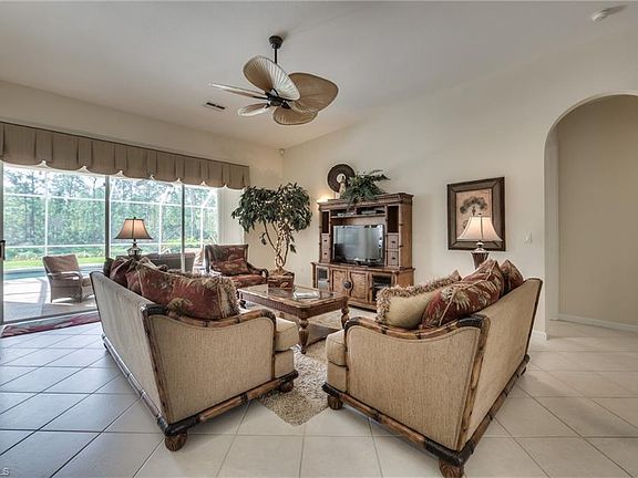 5th image of 9287 Oak Strand Dr