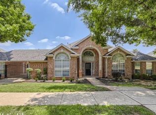 2411 Park Run Dr, Arlington, TX 76016