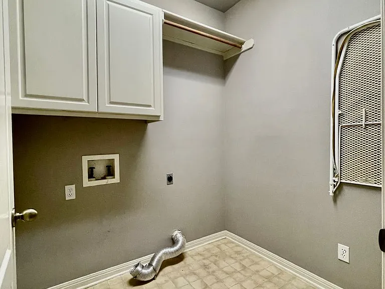 300 Quarry Spring Dr — Photo 23