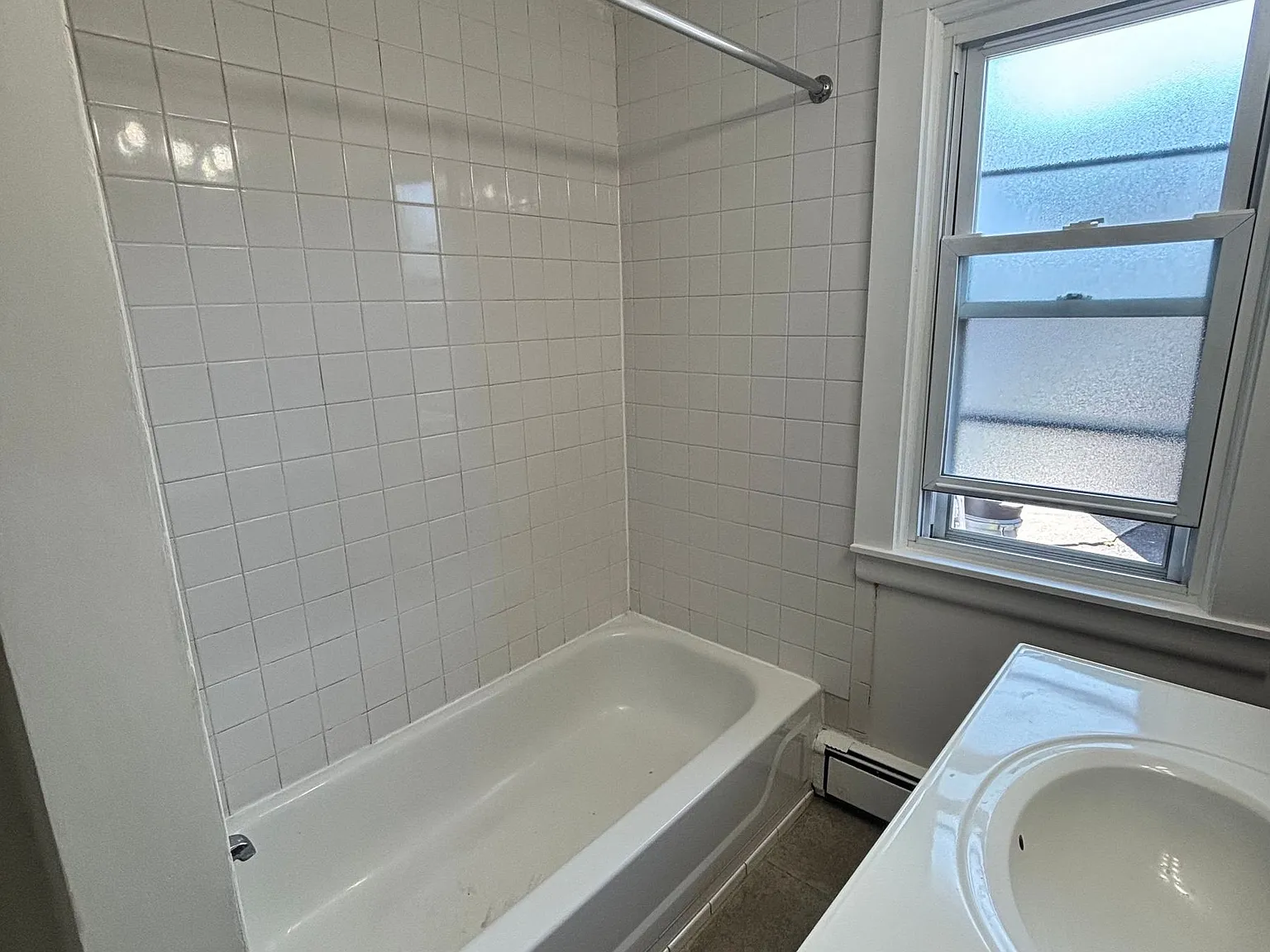 2 bed, 1850 sqft, $2,180 — Photo 4