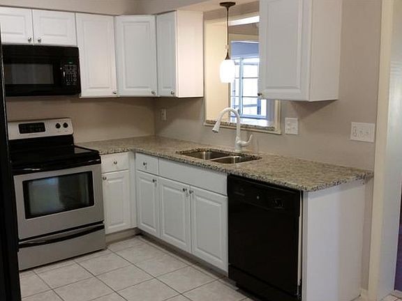 4th image of 1252 Oakview Ave